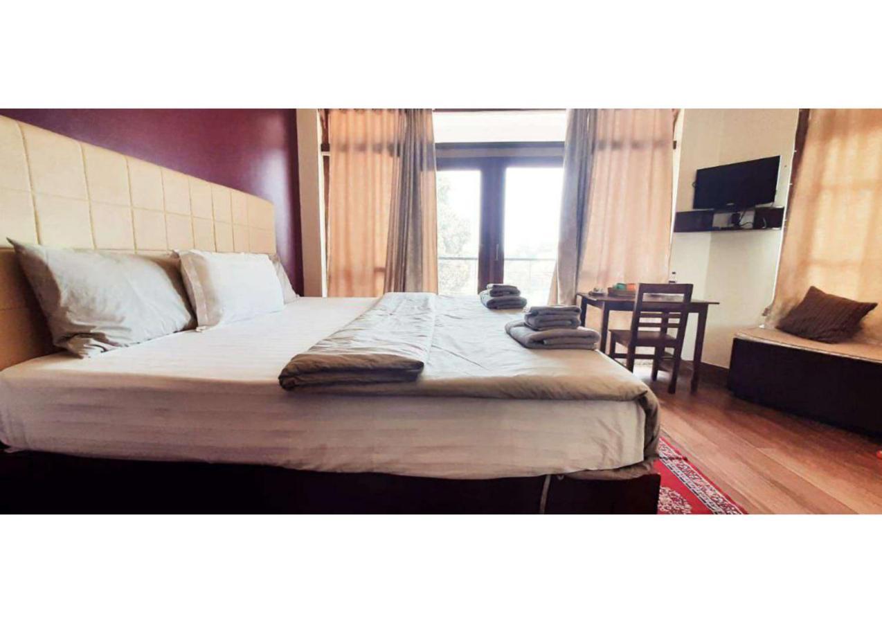 East Blue Homestay Шиллонг Екстер'єр фото